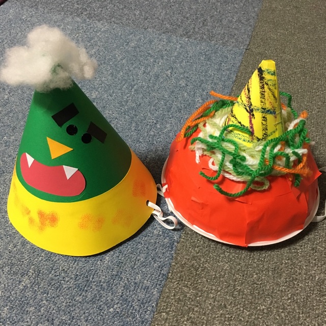 節分製作しました。おにの帽子おかげさまで元気です