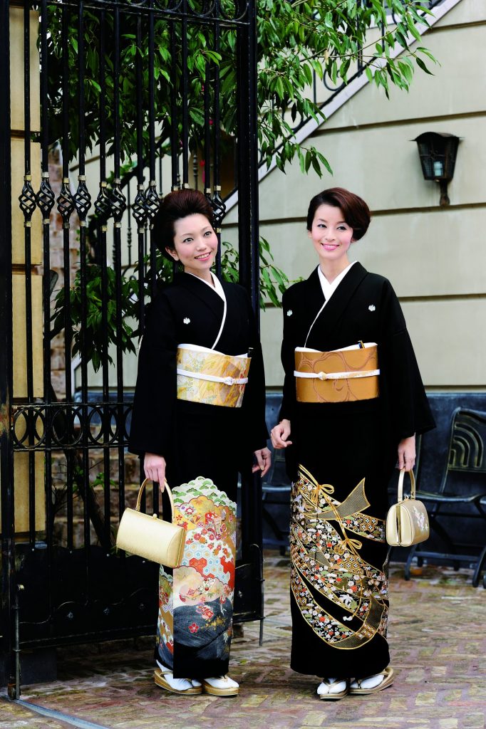 姪の結婚式 服装 50代女性髪型TikTok