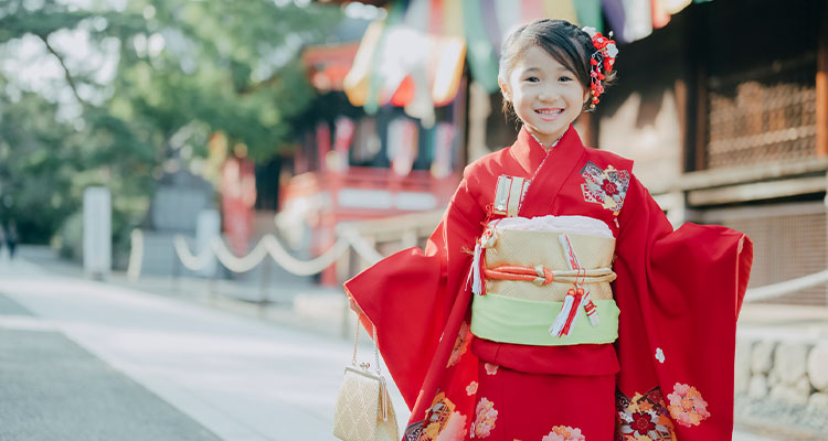 七五三 女の子の洋装の選び方！年齢別 3歳・7歳 に人気のスタイルも紹介 - ハピリィフォトスタジオ