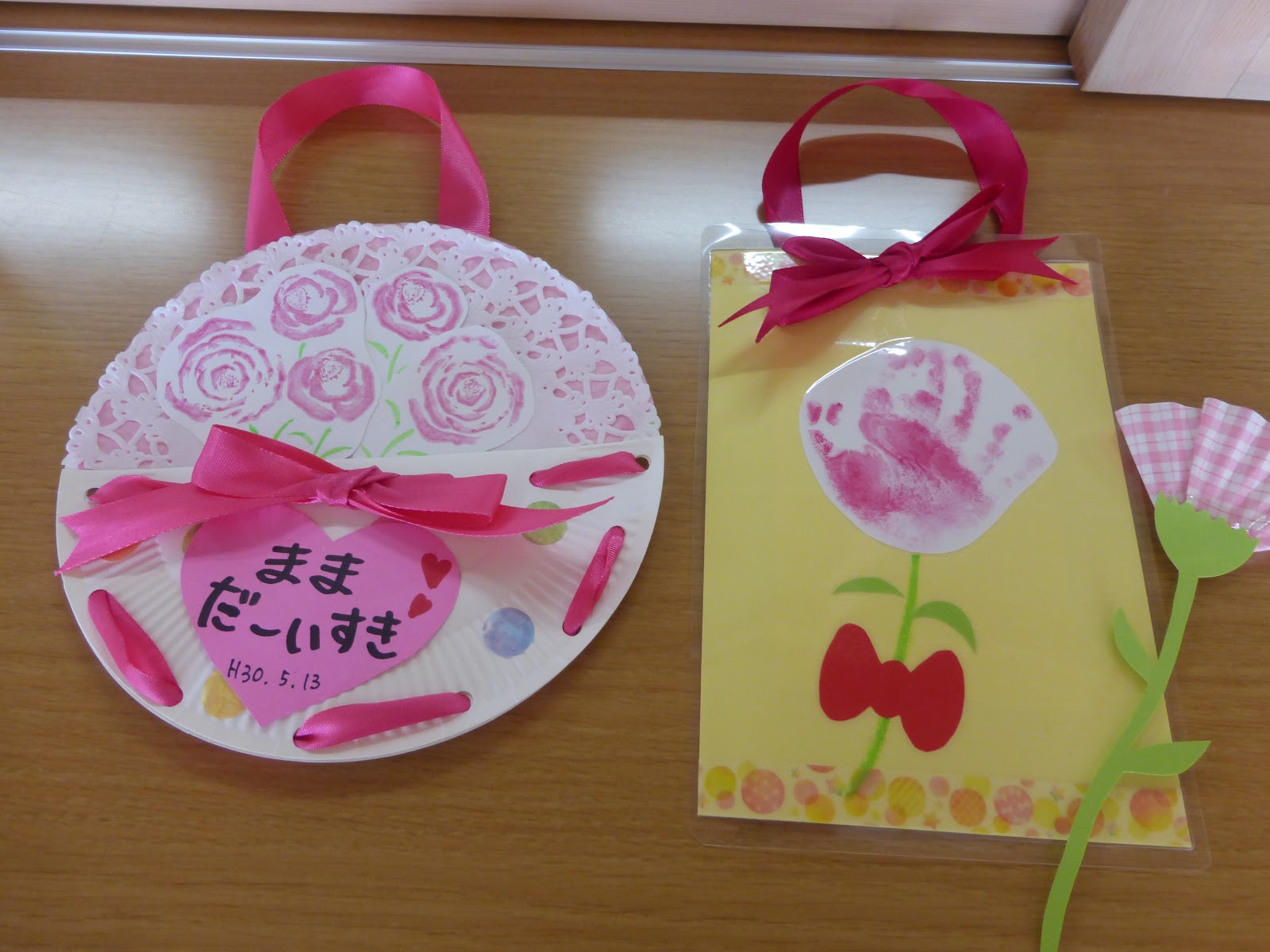 Paprika パプリカ 春号には、かわいいバースデーカードのアイディアも！ そのまま飾れたり、ひっぱるとメッセージがあらわれたり。ちょっとした工夫が楽しいです！はらぺこあおむしが飛び出すカードもありますよ～。もちろん型紙つき✨ 1つ、大きくなった子どもたちに