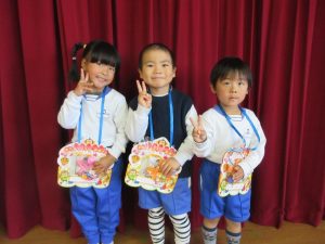 今日は、１２月生まれのこどものお誕生会 ： 社会福祉法人はまなす会 夕日ケ丘保育園