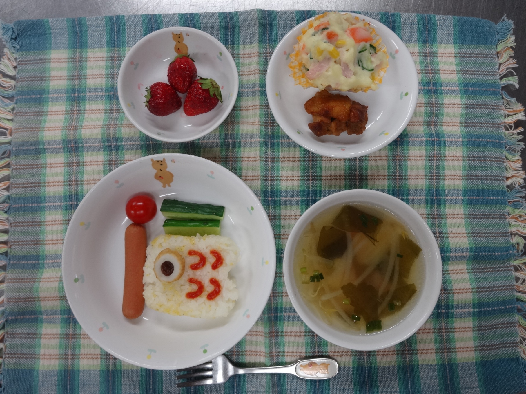 お子様ランチ風プレートでお祝いLEE