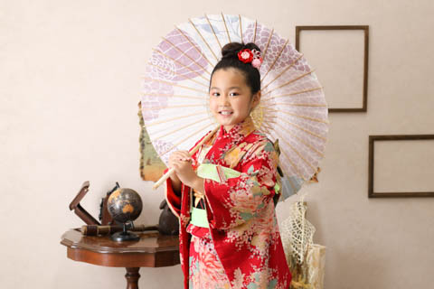 七五三 ドレス姿でプリンセス気分！3歳・7歳のドレス&髪型紹介こども写真館スタジオアリス写真スタジオ・フォトスタジオ