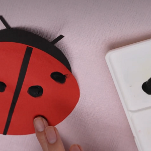 てんとう虫みーつけた！ - 田園調布ルーテル幼稚園大田区・田園調布の自然豊かな幼稚園