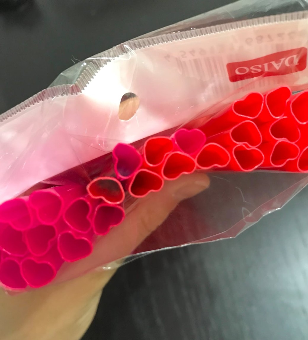 StrawsHeart shaped StrawハートストローDaiso Canada co., ltd