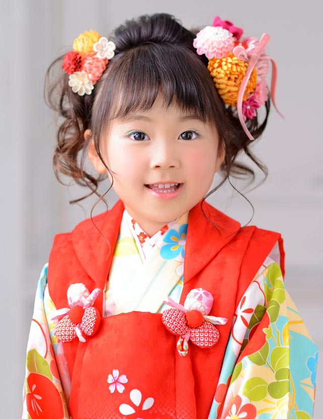 七五三前撮り 七五三ヘア 七五三詣り 子供ヘアアレンジ 七五三3歳 七五三5歳 七五三7歳 753 七五三髪型女の子ヘアアレンジ 前髪カット 七五三撮影姉妹リンクコーデ 着物ヘアセット髮型師子供ヘアセット 七五三髪飾り姉妹で七五三豊橋美容室 子供着物 七五三