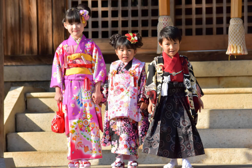 3歳の七五三にぴったりの着物は？必要なものをチェックしようこども写真館スタジオアリス写真スタジオ・フォトスタジオ