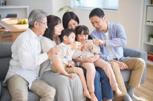 家族の写真素材写真素材なら「写真AC」無料 フリー ダウンロードOK