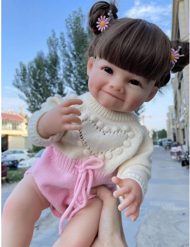 ≪手作りおもちゃ≫ 本日の投稿は！ 『手作りおもちゃ「無限リボン」の作り方』 をご紹介🙌🏻 繰り返し引っ張ることができて、 赤ちゃんの小さな手でも楽しく遊べます♪簡単に作れるので、忙しい方にもおすすめです🙆🏻‍♀️ ぜひ、作ってみてください✨おもちゃ