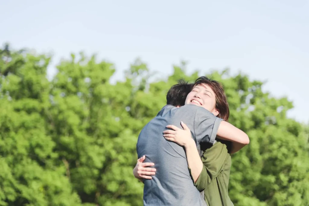 ボディタッチする男女別の心理を解説！触れる瞬間の本音＆男女別テクニック