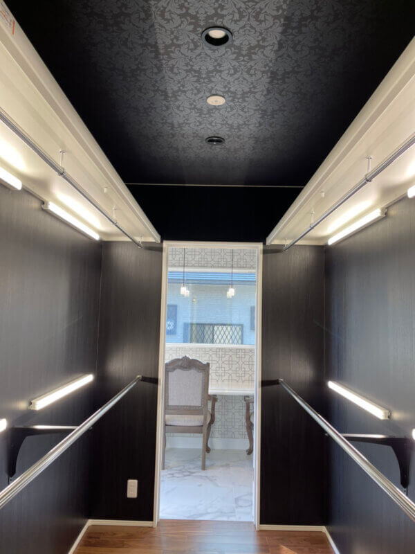 部屋全体 ストライプの壁紙 ウォークスルークローゼット ファミリークローク ファミリークローゼット などのインテリア実例 - 2016-10-2402:29:39RoomClip ルームクリップ