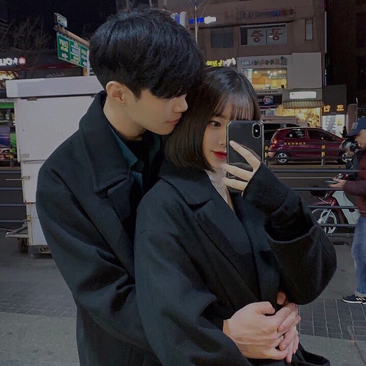 ハートのサマーニット👫🏻🫶🏼 濃いデニムと淡いデニムにも合わせてみたけど どっちも雰囲気が違うくて可愛いナ ＾＿＾ ☆ハーフデニムパンツはデザインも韓国っぽくて ユニセックスでも着れるからこのお揃いおすすめ！nugufashionwearcoupleカップルコーデ