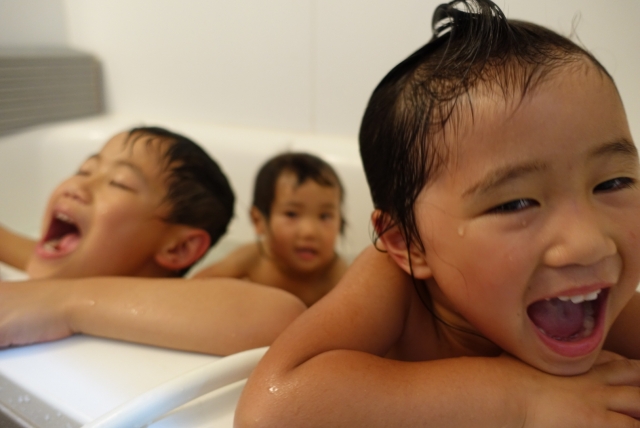 お風呂イヤ！な子が〝秒〟で入った テンション爆上げのライフハック