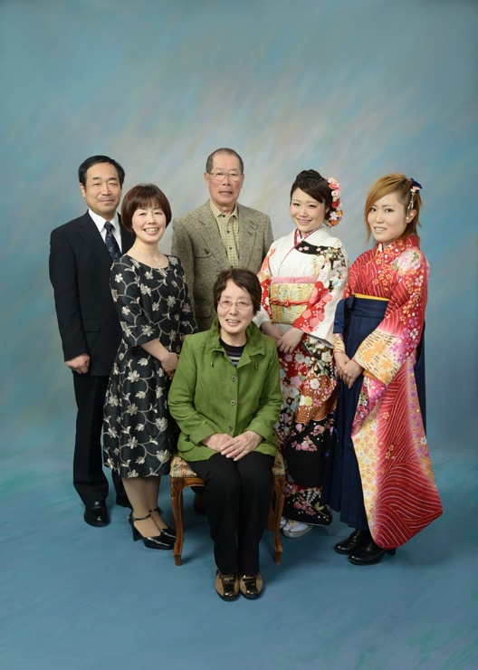 前撮りで『家族写真』 家族は何を着たらいいの？富山・魚津・高岡の振袖選び 牛島屋