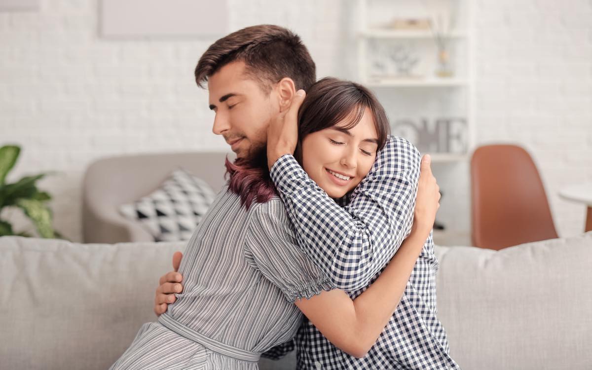 彼女と喧嘩してしまったときの上手な仲直りの方法とは？ - コイパス by Omiai