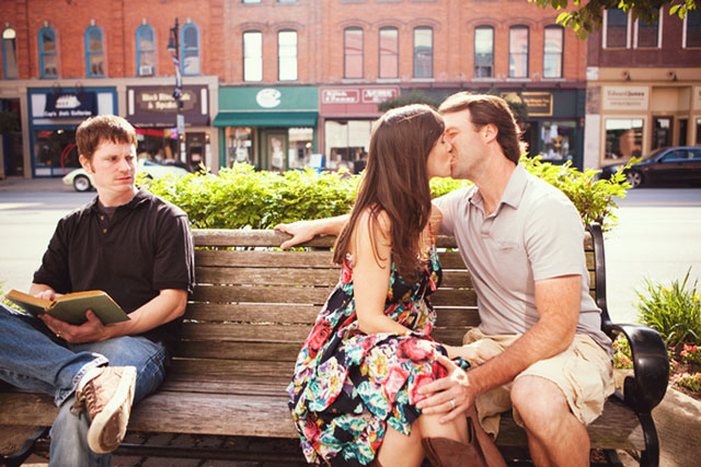 膝の上に横たわるカップル 女性 - CLIP STUDIO ASSETS