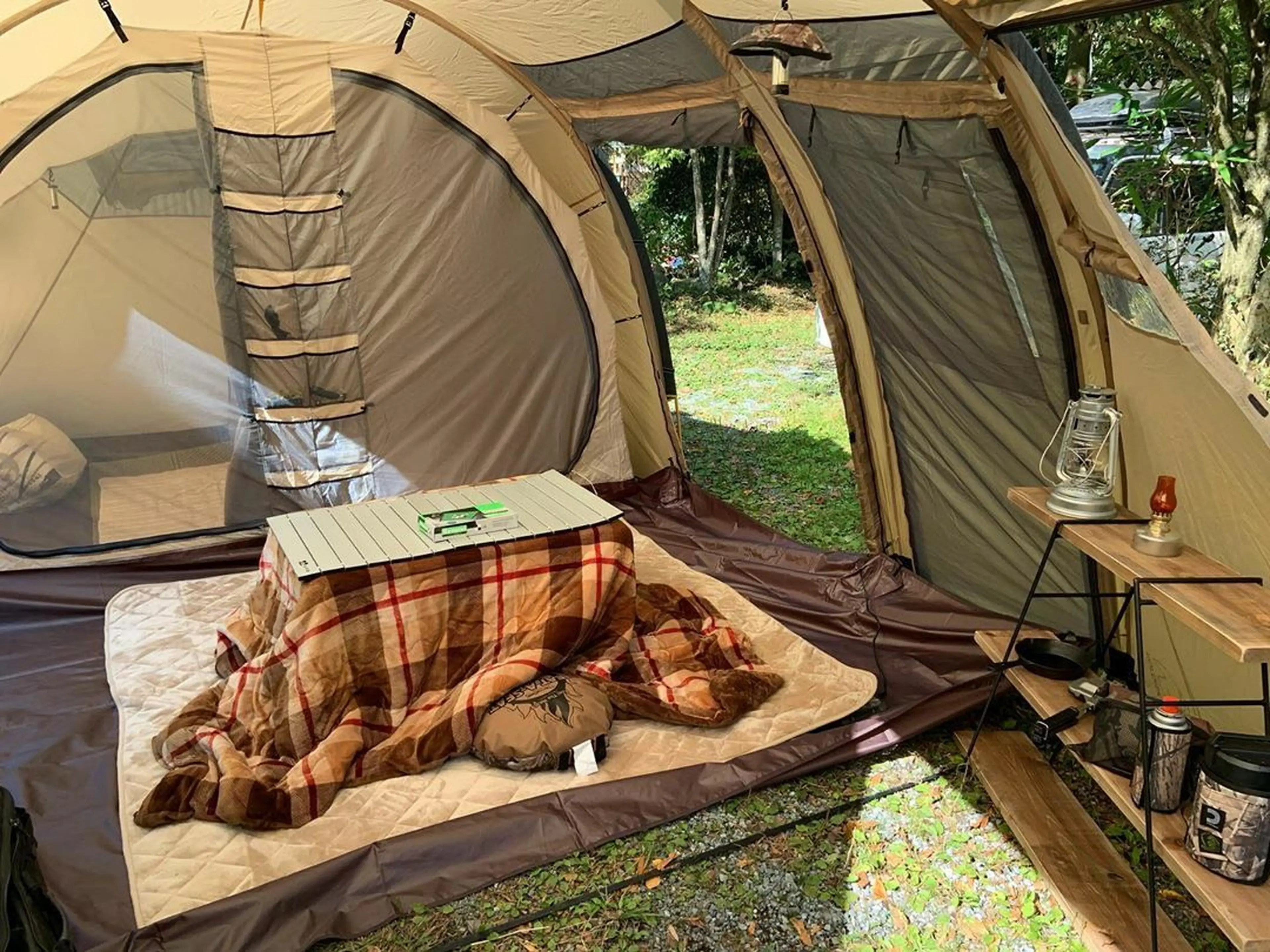 試した 冬キャンプのテント内レイアウト＆敷物！ファミリーにもおすすめ - ERABIKATA