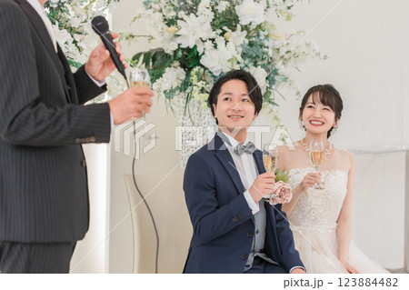厳選10コ 結婚式の乾杯挨拶のお礼おすすめ！誰に？いくら？何を？渡すか解説marry note