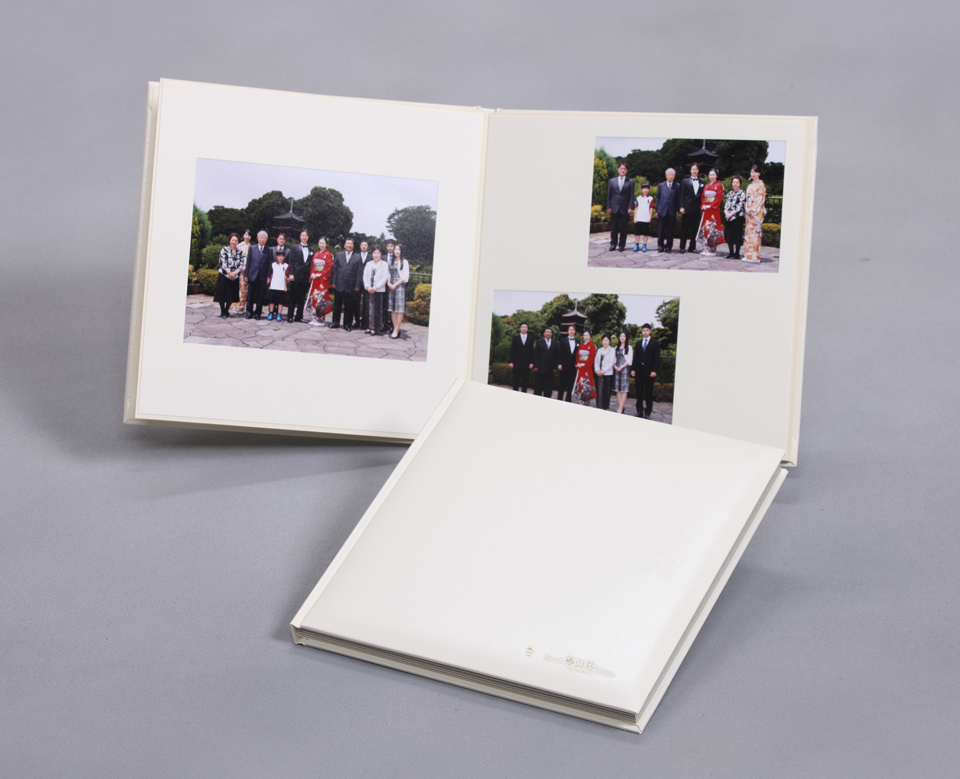 顔合わせフォトブック・フォトプレートを両親にプレゼントおしゃれフォトブックパーフェクトフォトでフォトアルバム作成