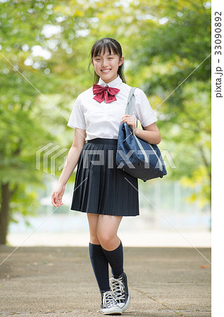 中学生女子のイラスト🎨 フリー素材 看護roo! カンゴルー