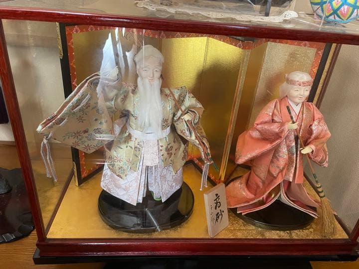 お爺さん、お婆さんの 人形出来上がりました😂 「ふたりは80才」の曲に合わせて踊ります〜😛😅 大きな指人形でーす。 高齢社会昔は50、60は鼻垂れ小僧70、80で一人前と言われてましたが今は70、80はまだまだ〜 90、100で一人前の長寿社会😛元気いっぱいです