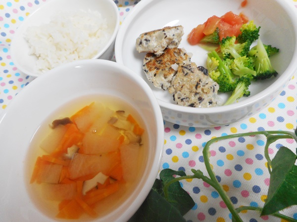 1歳4ヶ月ご飯。手づかみ食べの味方たち！ぴゃんの子育てブログ＊子どもの心を育てたい