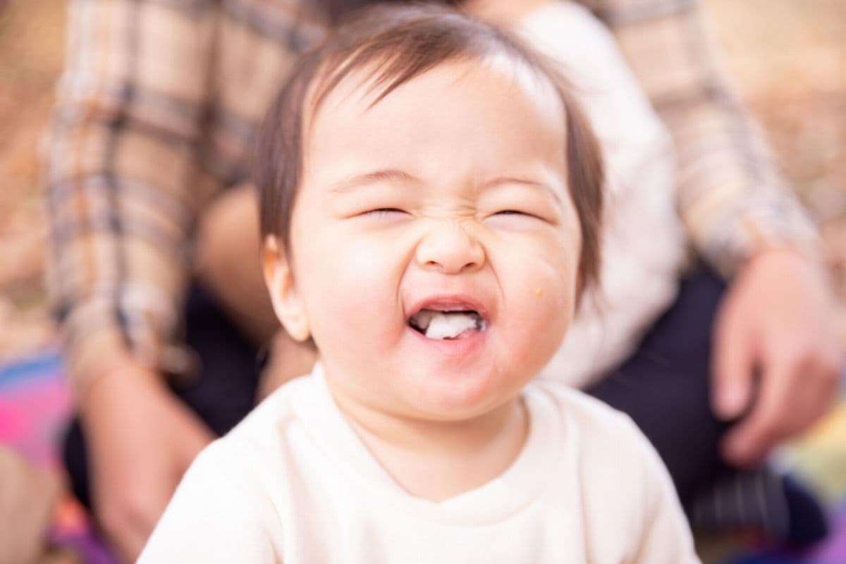 赤ちゃんはいつから笑うの？成長度合いによる笑いの意味と笑わせるコツを解説！comottocomottoコラム - NTTドコモ