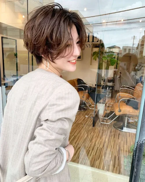 お母さんのかつら、短い髪、短い巻き毛c 卒業式ヘア 40代ママショート