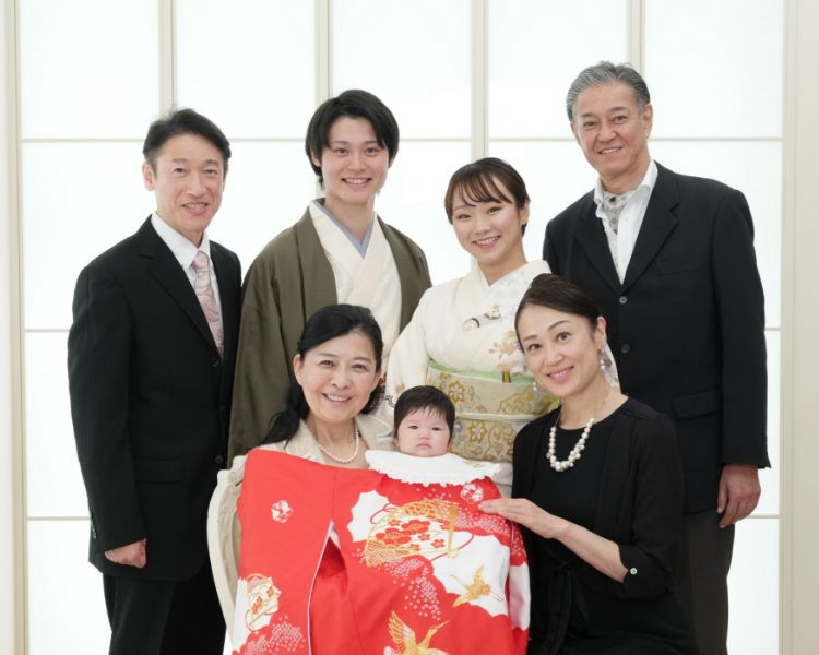 ☆大安・土日レンタル可☆ レンタルお宮参り 産着 祝い着 フルセットレンタル 往復送料無料 安心パック無料 お宮参り着物 掛け着 のしめ 初着着物 子供着物 男の子 男児 赤ちゃん ベビー よだれかけ 帽子 お祝い 黒地に鷹と兜、華文の祝い着 ポリエステル 楽天市場