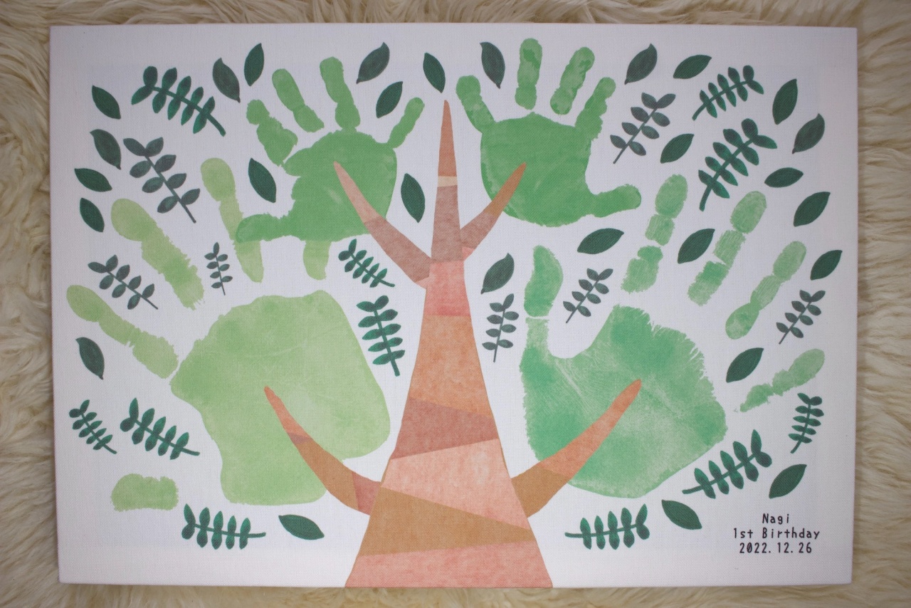 おしゃれな手形アート 家族の手形で大切な宝物に手形足形アートラクガキアートパネルのチルアート
