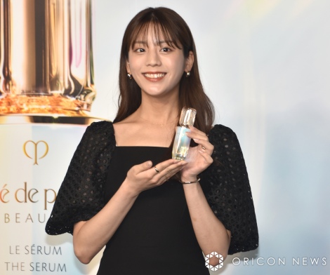 Amazon.co.jp: 貴島明日香-きじま あすかフォトフレーム, フォトフレーム貴島明日香-きじま あすか 額縁 壁掛けタイプ落ち着いたナチュラルな木目調 ポスターフレーム 認定証 20x30cm. : ホーム＆キッチン