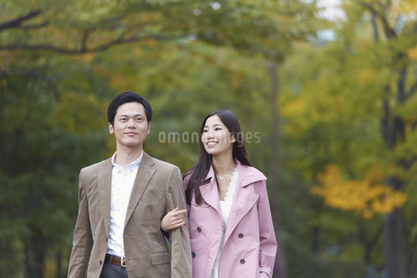 スワイプしてね▶︎▶︎▶︎ ⁡カップルフォト 11選ポーズのレパートリーがない 、そんなカップル必見💓 少し差がつくポーズを集めてみました♪もちろんお友達とのショットにもおすすめだよ♡⁡ ぜひ参考にしてみてね💌 ︎ ⁡ 📷ハートポーズ ⁡ 📷バックハグ