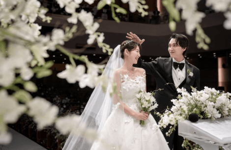 コヨーテのシンジ、キム・ジュノとキム・ジミンの結婚式を祝福