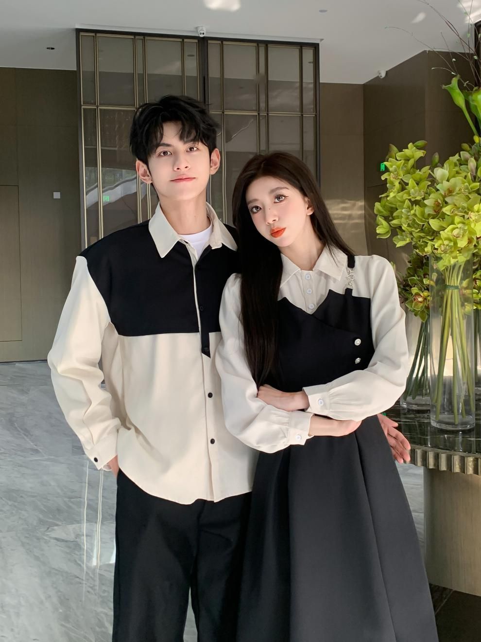 新作NEWS恋人と一緒に使えるカップル壁紙セットをリリースしました🐻🐰♥️今回も朝用と夜用の壁紙をご用意しております🌞🌃iPhoneの自動切り替え機能を使えば同じ時間にお揃いのロック画面を表示させる事もできます🙈💓是非、恋人や友達・大切な人と一緒に使って