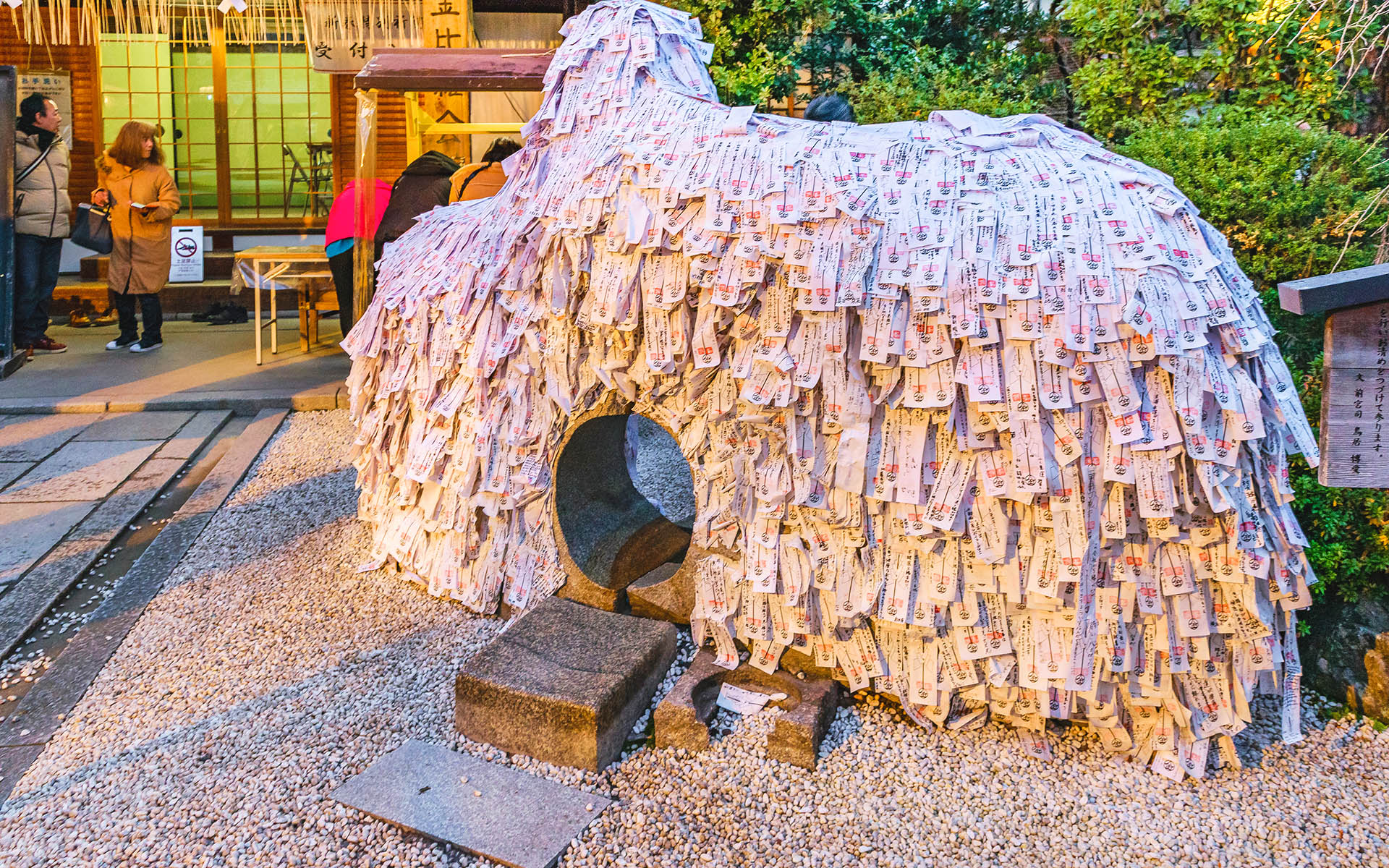 恋愛運アップの神社 東京編 本当に効くと口コミ人気の有名縁結び神社20選シッテクbyムーンカレンダー生理・恋愛・美容 女性のリアルを毎日お届け