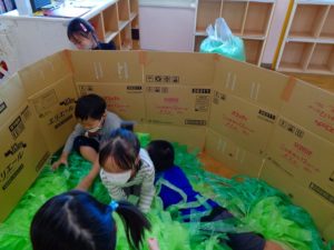 みんなの投稿折りたためるダンボールハウス保育と遊びのプラットフォーム ほいくる