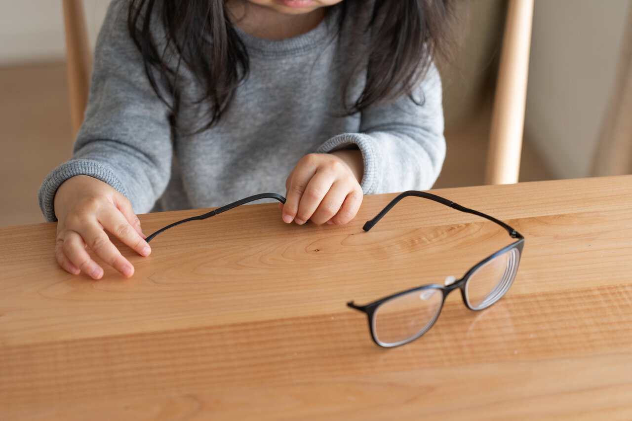 赤ちゃんのイタズラはいつまで続くの？安全対策と便利グッズをご紹介 - teniteo テニテオ