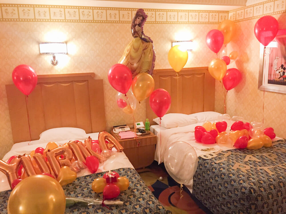 彼女の誕生日用飾り付け！大人っぽい空間に仕上がる風船などのおすすめランキング野に行く