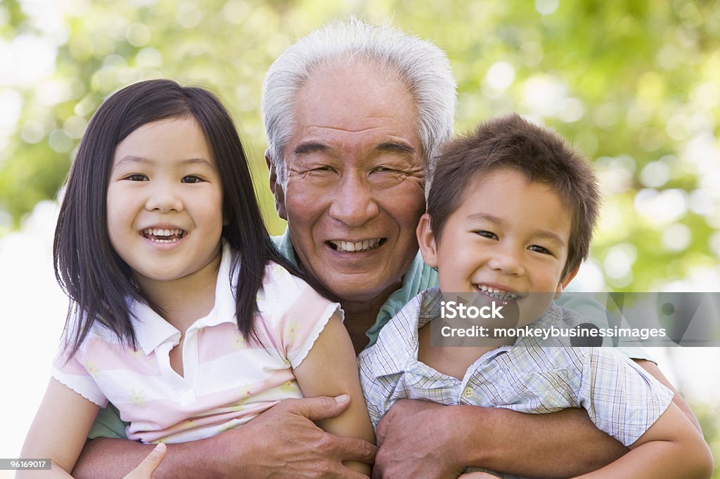 おじいちゃんと孫のライフスタイルの写真素材62676755- PIXTA