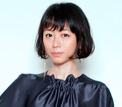 秋元康氏、リリー・フランキーらと豪華食事会ショット！ＡＫＢ小栗有以からカメラテク教わり「目から鱗」 - スポーツ報知