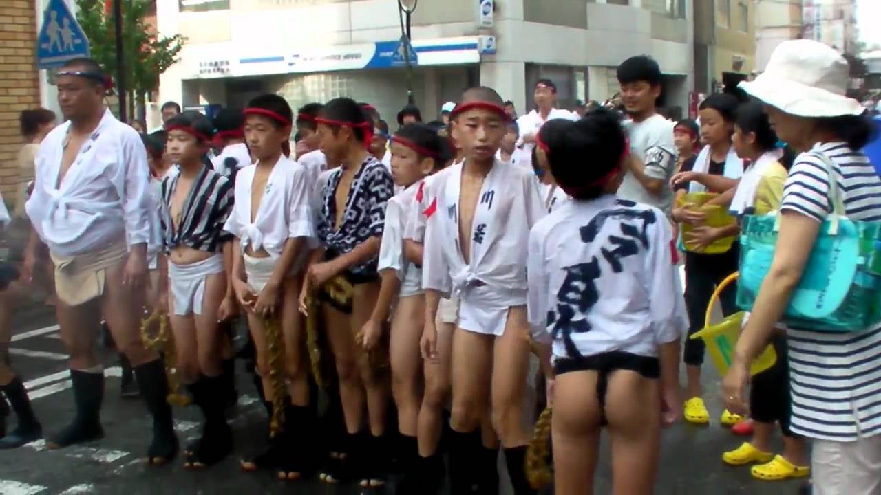 ひょっとこ 暑さに負けない 子供たちの夏祭り 日向が熱く盛り上がった夜 #ひょっとこ #ひょう助 #おかめ #きつね #赤い着物に白い帯 #白いふんどしと豆絞りの手ぬぐい#ひょっとこ踊り #子供たちの夏祭り #ひょっとこが熱い日向 #てんてこてん♪ #日向市