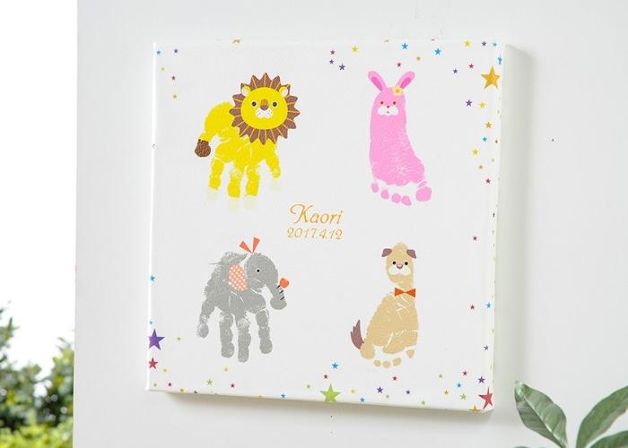 手形 足形 赤ちゃん タオル ハンカチ ハンドタオルへ刺繍 孫から 世界でひとつのオリジナルグッツでプレゼントやお祝いにおすすめ -GiftMore プレゼント・ギフトの専門店 - プレゼント＆ギフトのギフトモール