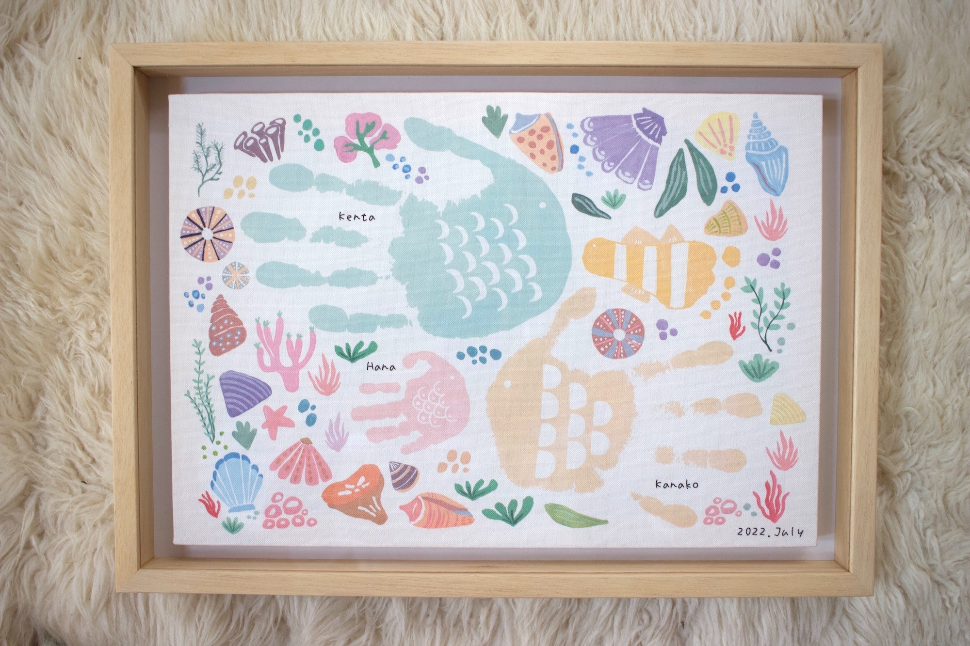 家族手形 額付 送料無料 実寸手形アート·メモリアルポスター バースデーポスター·ベビーポスター - BABY&KIDS ART'S GALLERYminne byGMOペパボ 国内最大級のハンドメイド・手作り通販サイト