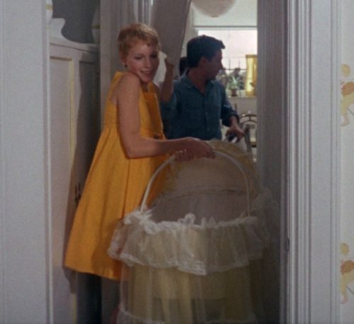 妊婦の白い襟 --- ミア・ファロー『ローズマリーの赤ちゃん』映画女優のエレガンス