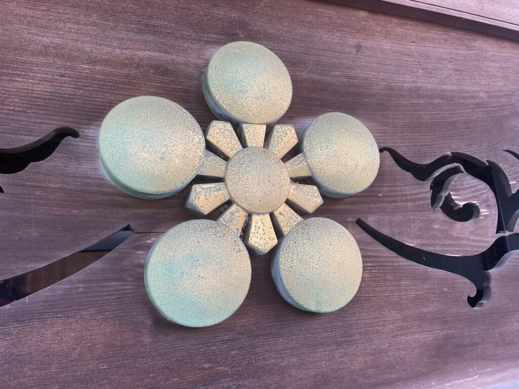 丸に梅鉢 家紋キーホルダー まるにうめばち 梅鉢紋 木製 戦国武将 家紋グッズ オーダーメイド 加賀梅鉢 にも変更可Yahoo!フリマ 旧PayPayフリマ