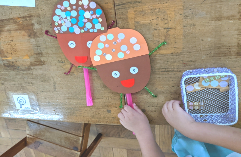 どんぐりを使った「こま」の製作アイデア保育士を応援する情報サイト 保育と暮らしをすこやかに ほいくらし