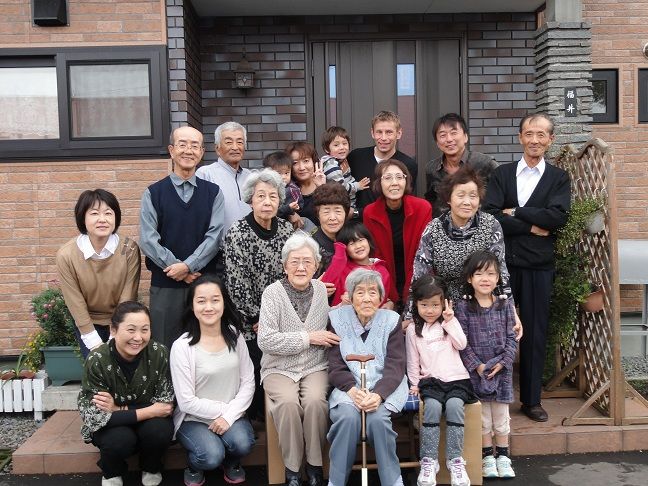 密着26年『大家族石田さんチ』に新しい命が誕生 4年ぶり開催の花火大会で家族集合オリコンニュース ORICON NEWS