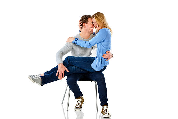 女性の膝の上に乗る男性お店TikTok