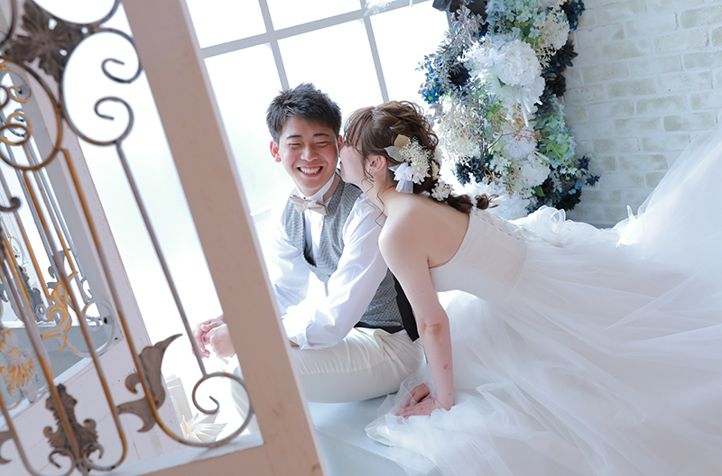 プールとlove オブジェが印象的な会場」挙式会場の一面はガラス張りの窓が付いているので新郎新婦の背景 口コミ・評判ヒルサイドクラブ迎賓館 札幌テイクアンドギヴ・ニーズ ウェディング ウエディングパーク