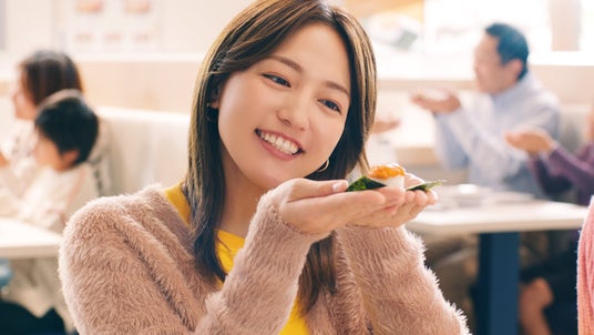 川口春奈、美しい「花鍋」を食べるプラベ姿を公開「モリモリやん」「お箸の持ち方綺麗」なと反響 - スポーツ報知